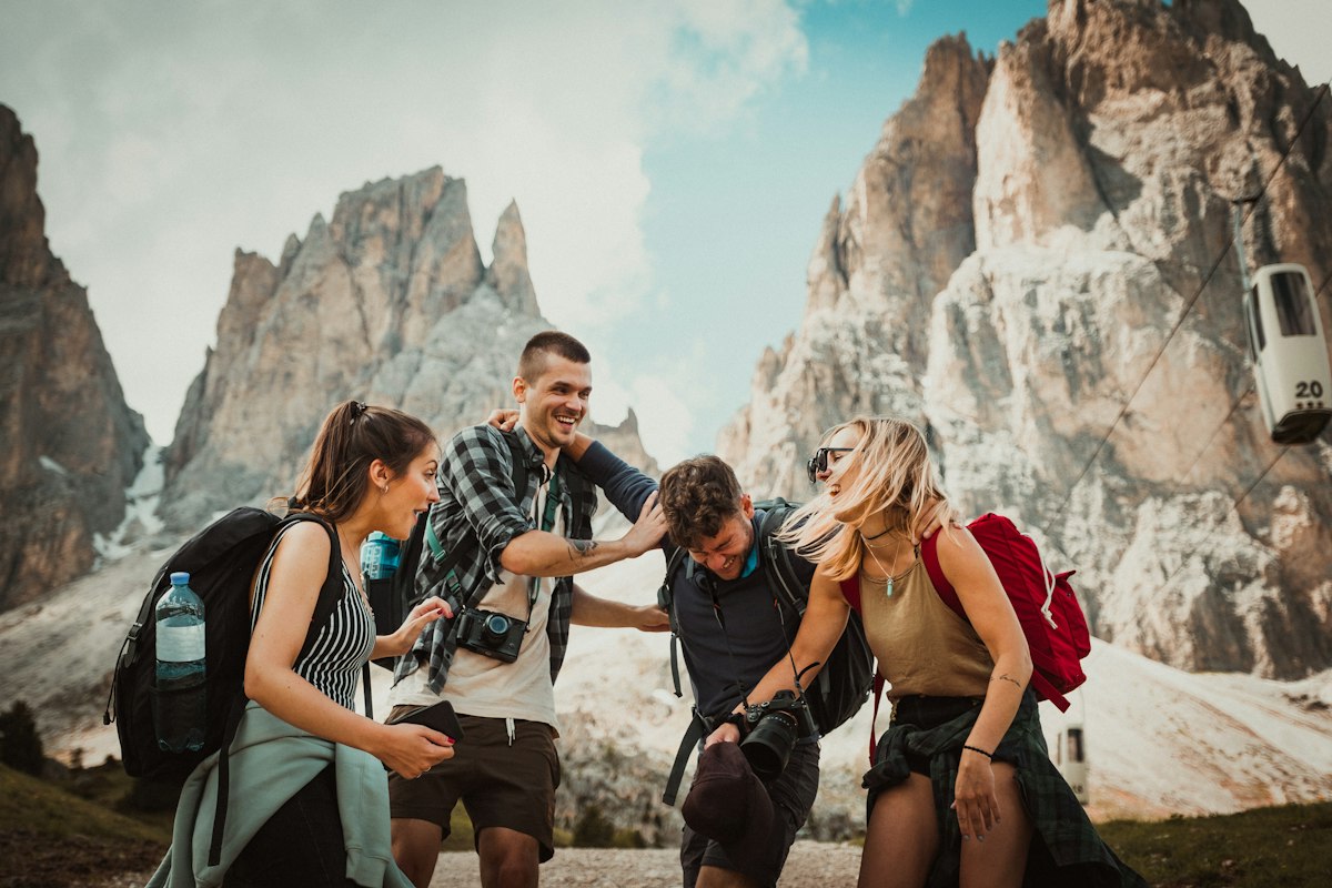 Solo travellers making friends South India